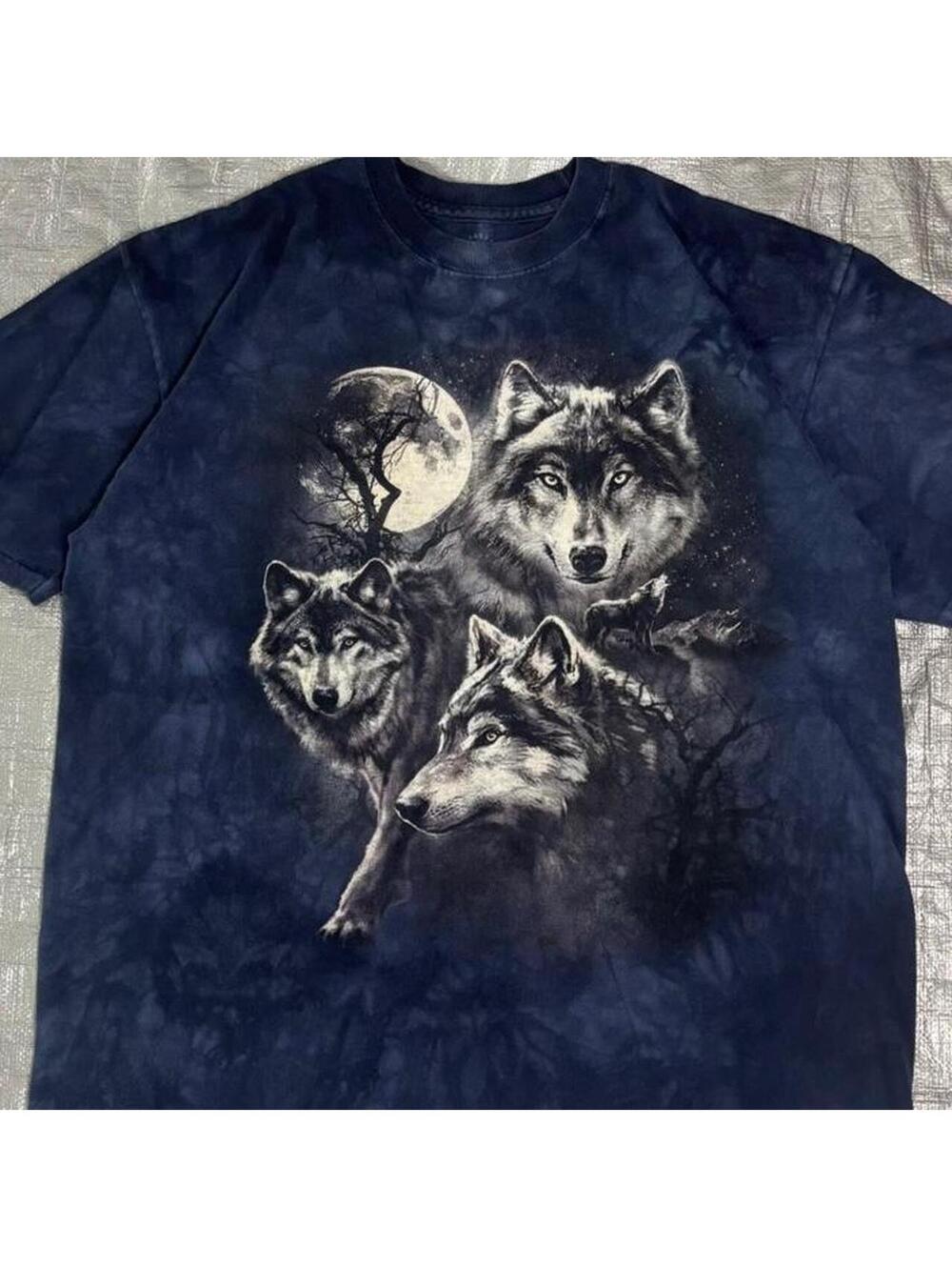 2010 Full Moon Wolf Tee